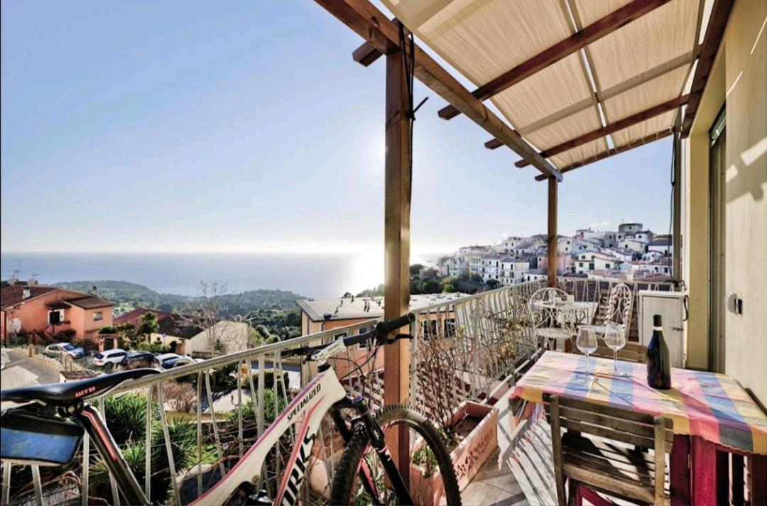 Apartamento Il Balcone Su Montecristo, Bike Friendly - Goelba